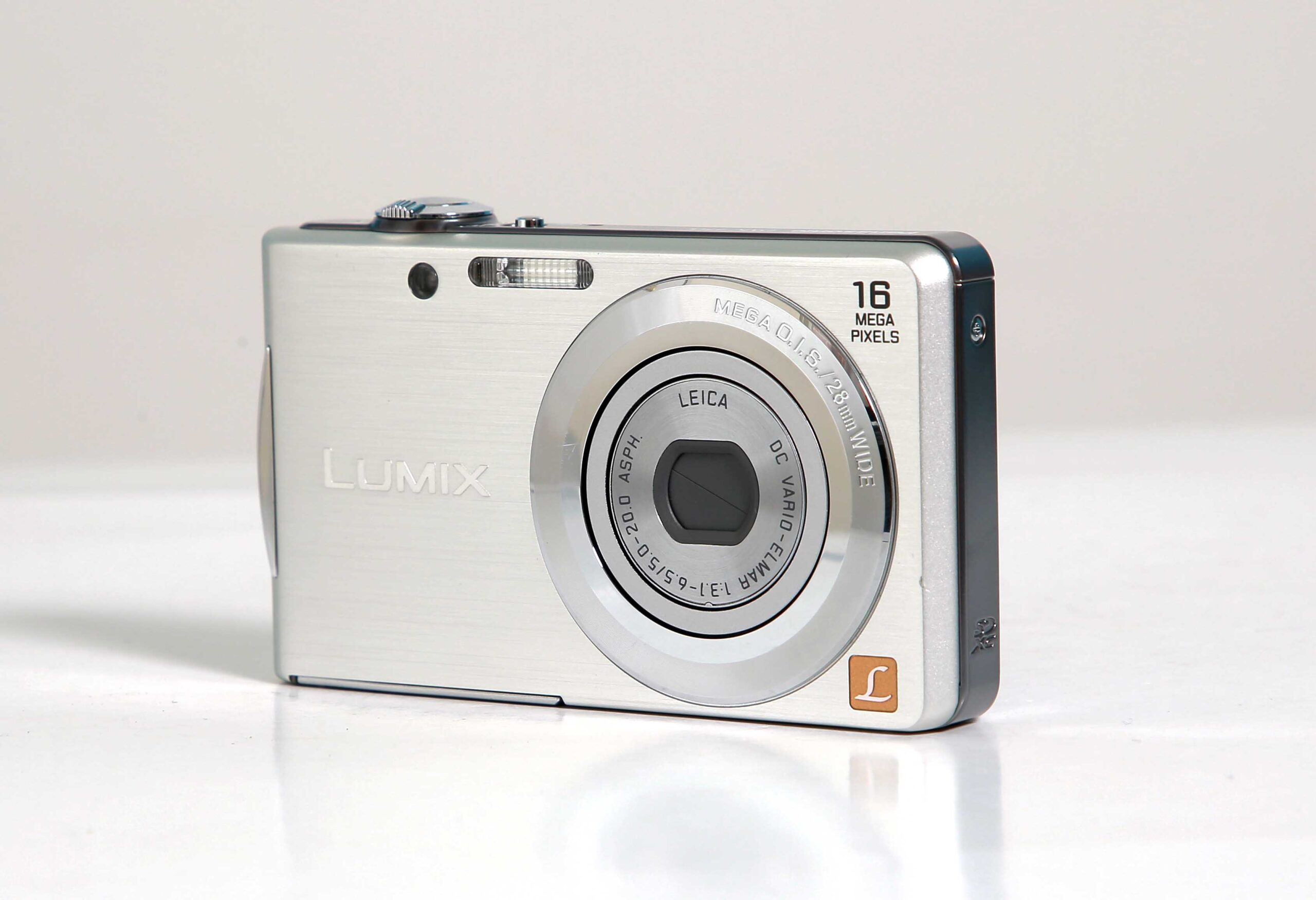 PANASONIC LUMIX DMC-FH5