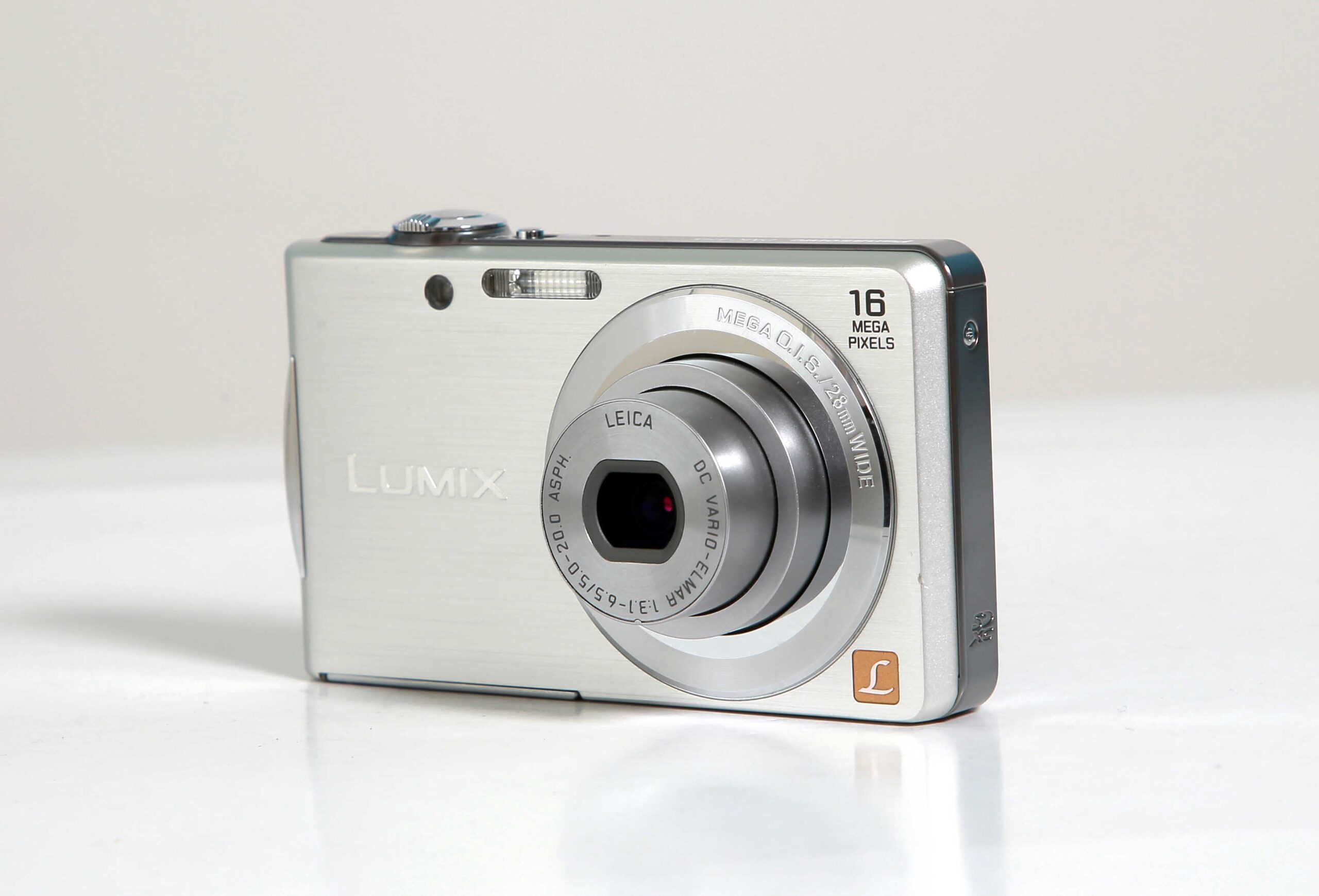 PANASONIC LUMIX DMC-FH5