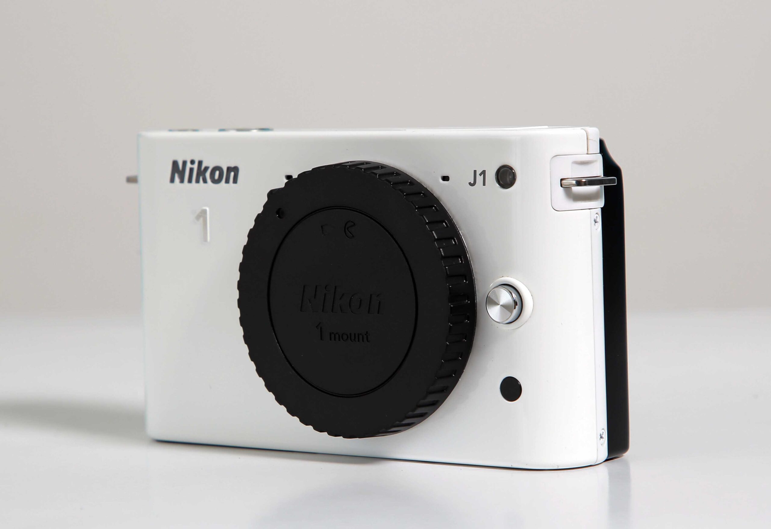 NIKON J1