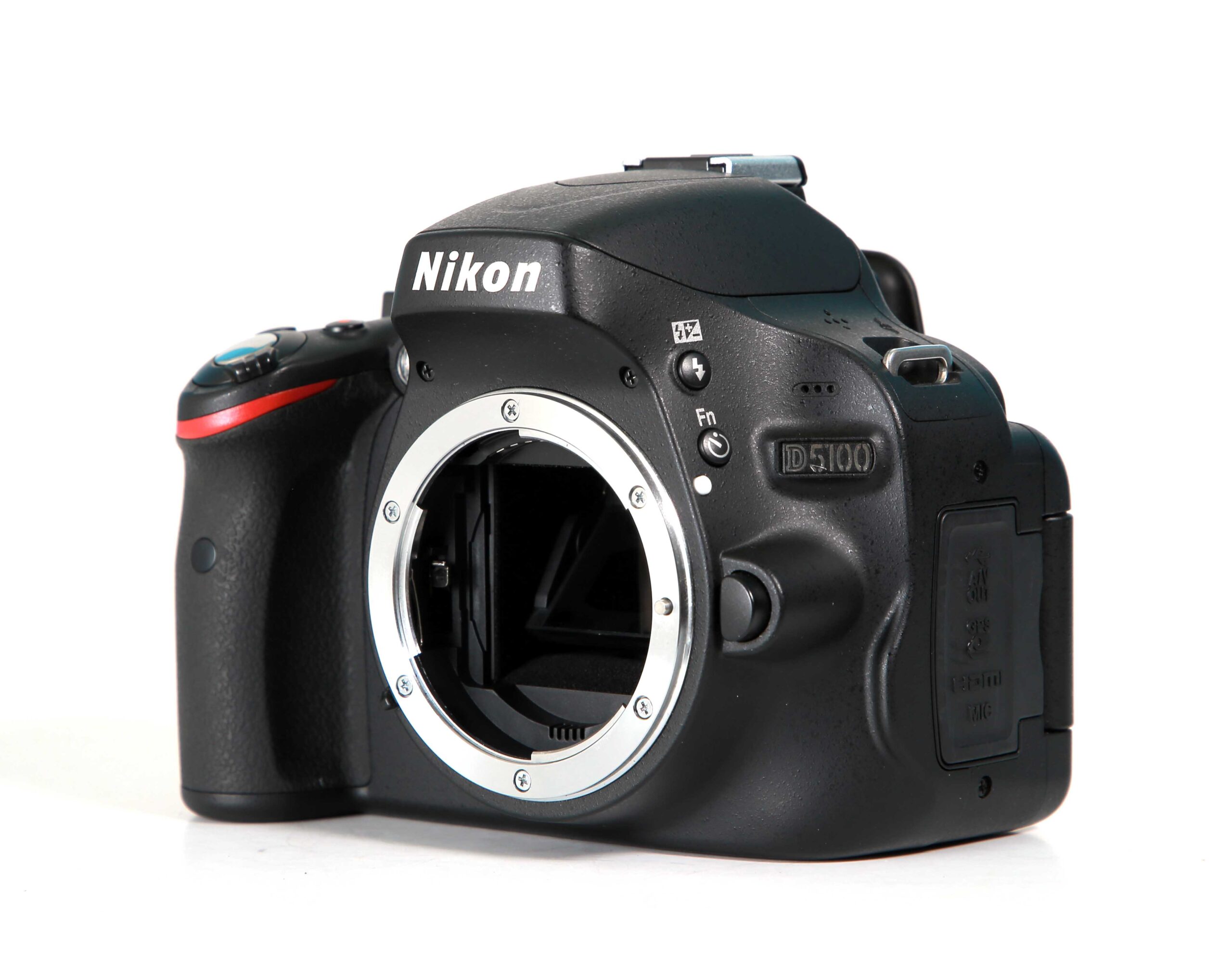 NIKON D5100