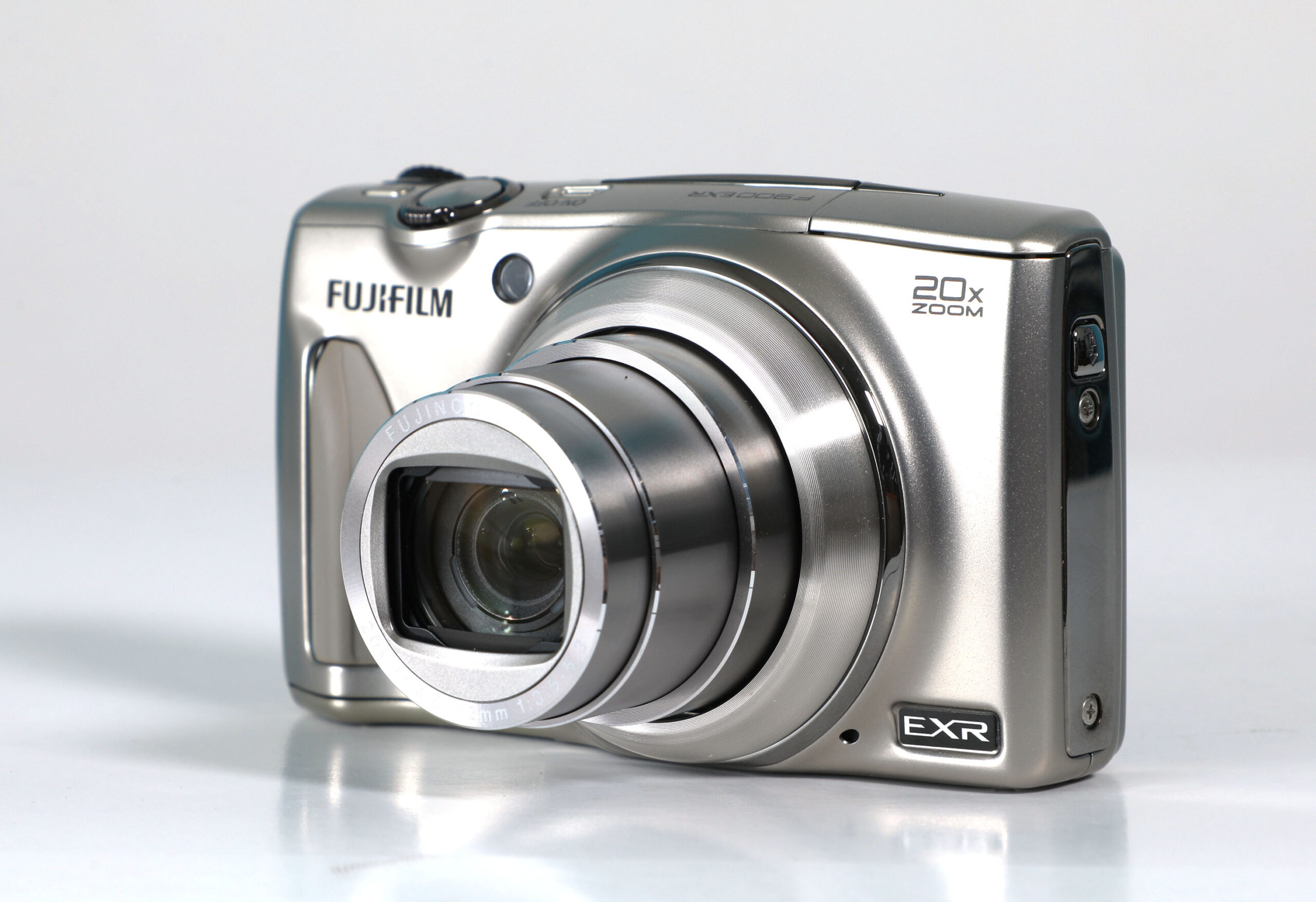 FUJIFILM FINEPIX F900 EXR