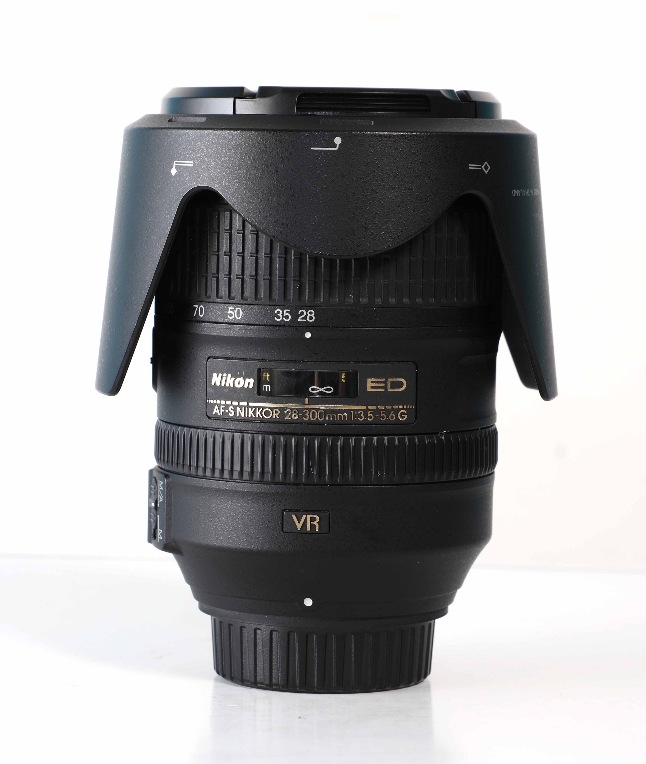 NIKON ED AF-S NIKKOR 28-300mm F3.5-5.6 G VR