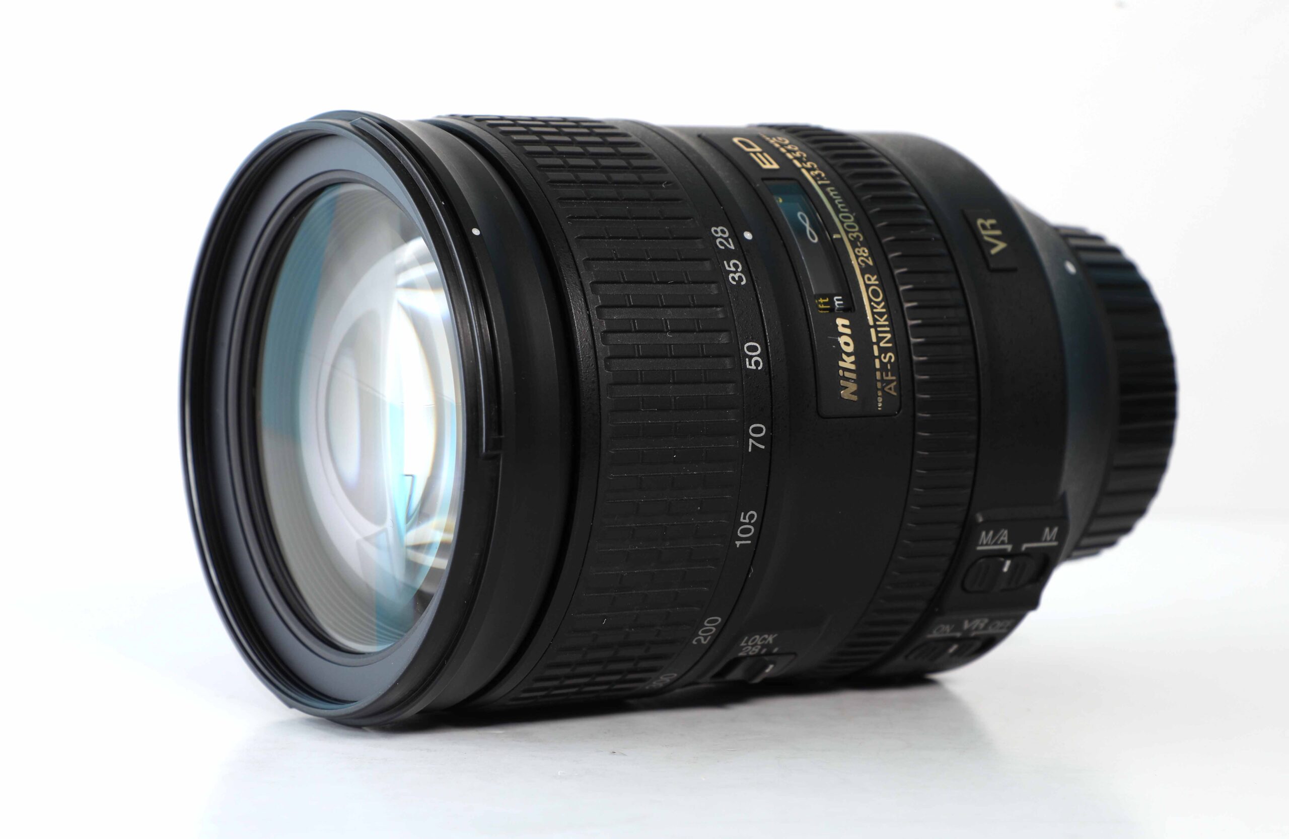 NIKON ED AF-S NIKKOR 28-300mm F3.5-5.6 G VR